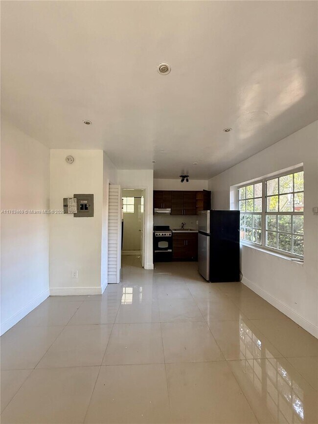 551 NE 61st St in Miami, FL - Building Photo - Building Photo