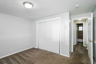 330 Vehr Dr in Colorado Springs, CO - Building Photo - Building Photo