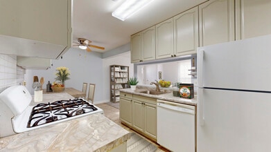 368 Farmingdale Cir in Vernon Hills, IL - Foto de edificio - Building Photo