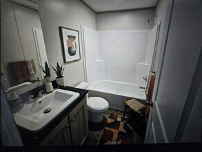 128 Maple Dr in Mankato, MN - Building Photo - Building Photo