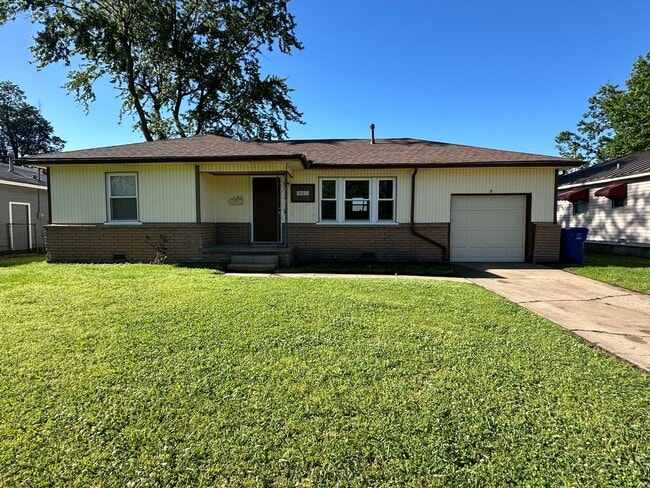 property at 801 E Fort Worth St