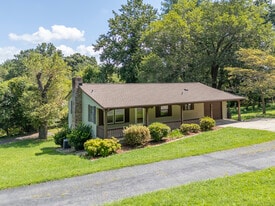 24 Canter Ct in Horse Shoe, NC - Building Photo