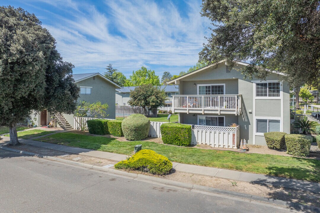4502-4512 Thornton Ave in Fremont, CA - Foto de edificio
