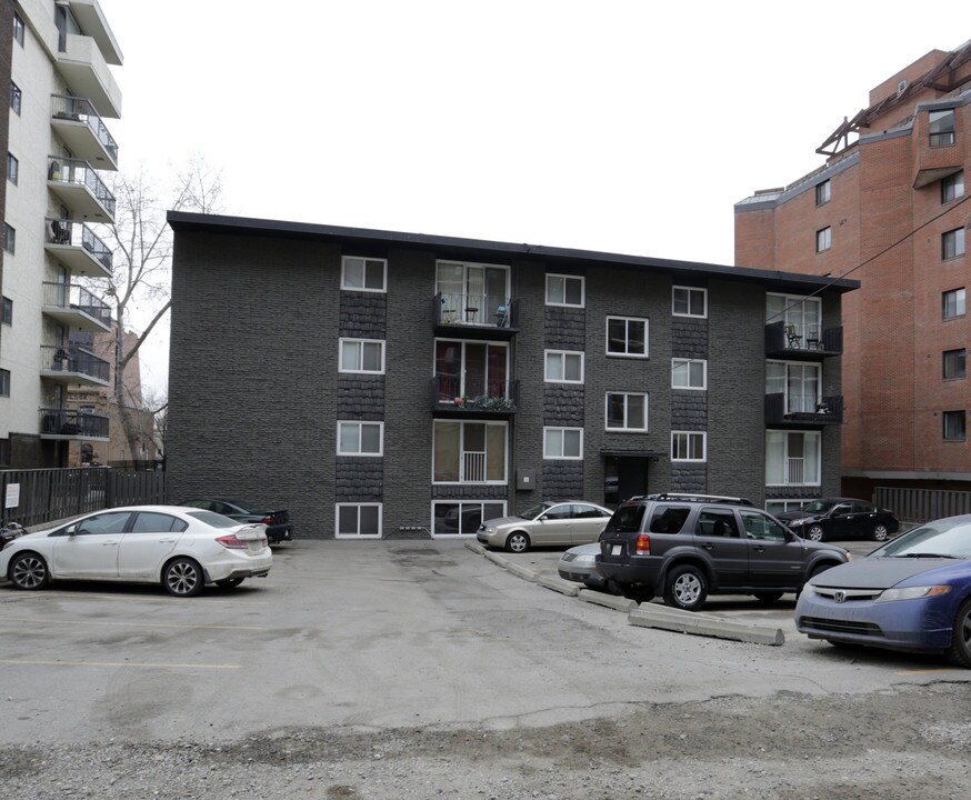 620 15th Ave SW in Calgary, AB - Building Photo