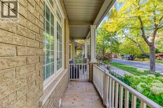 186 Gatwick Dr in Oakville, ON - Building Photo - Building Photo