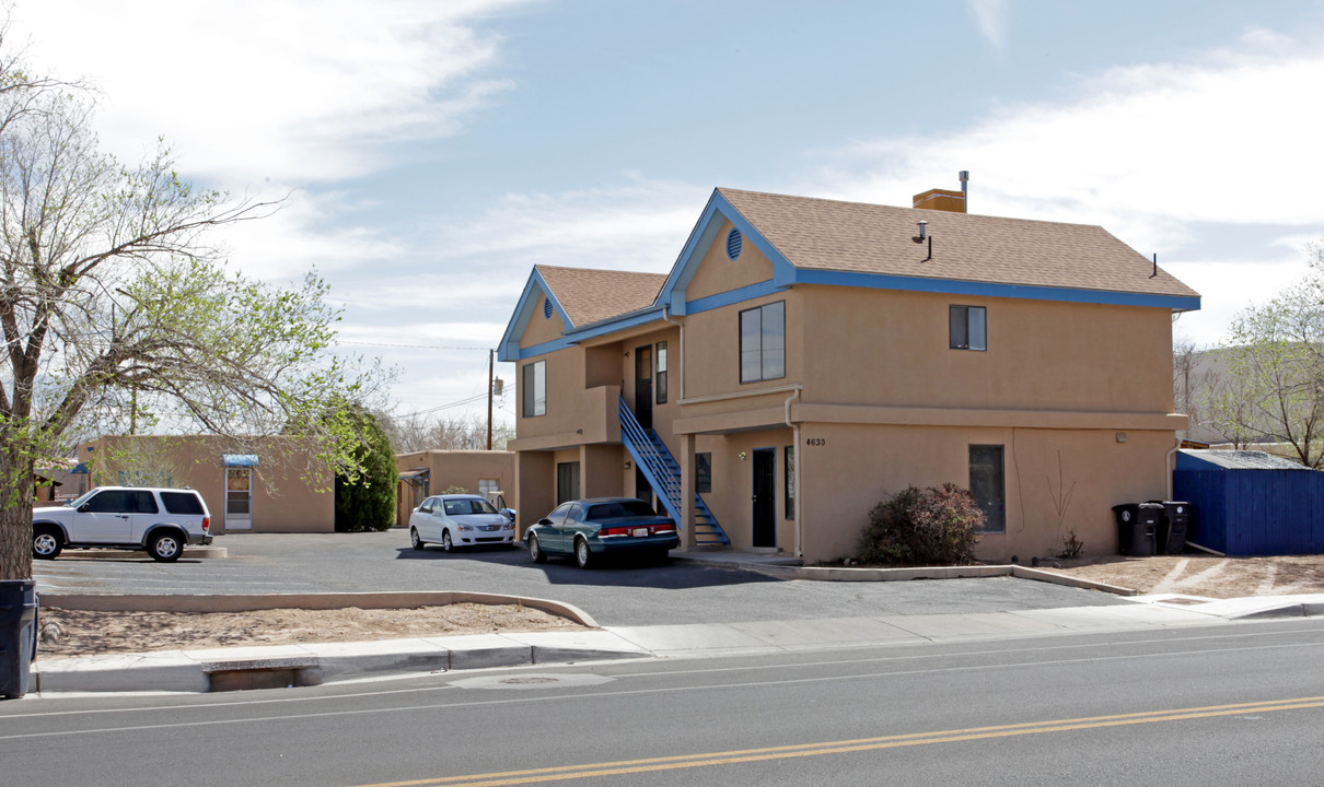 4630 12th St NW in Albuquerque, NM - Building Photo