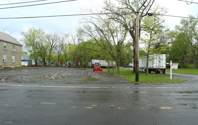 979 Hoosick Rd in Troy, NY - Foto de edificio - Building Photo