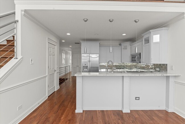 property at 1541 W Cortez St
