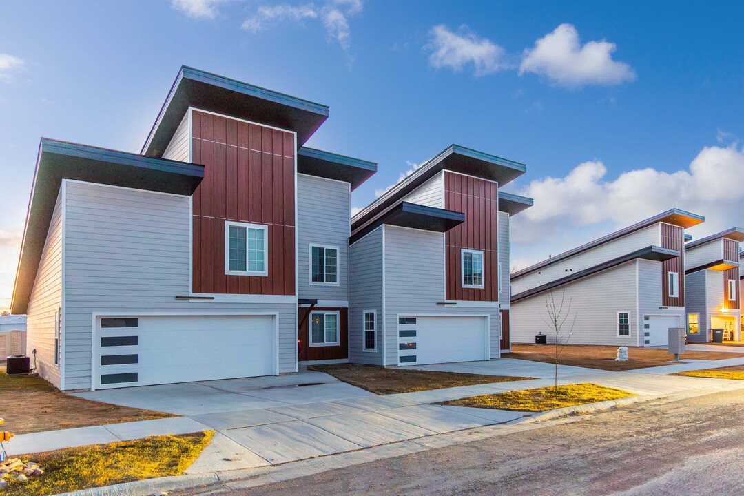 2518 Castle Pines Dr in Great Falls, MT - Building Photo