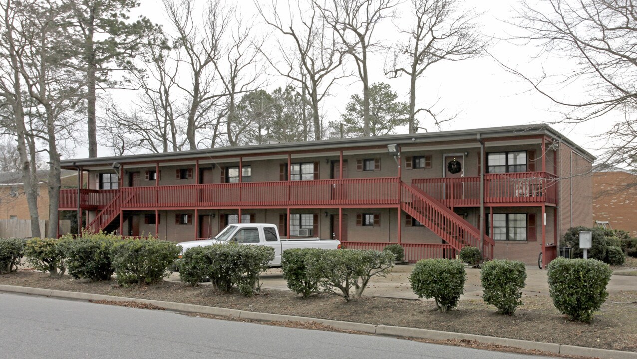 Horizon Housing in Virginia Beach, VA - Building Photo