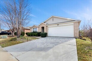 1704 Little Deer Ln in Fort Worth, TX - Building Photo
