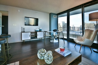 231 N Columbus Dr in Chicago, IL - Building Photo - Building Photo