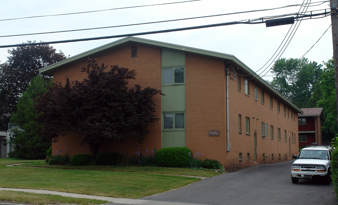 Dewittshire Apartments in De Witt, NY - Building Photo