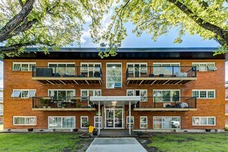 Forster Lodge in Regina, SK - Building Photo - Building Photo