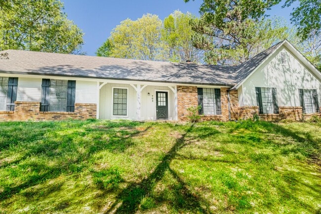 703 Parker Dr in Clinton, MS - Building Photo - Building Photo