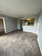 718 Executive Center Dr in West Palm Beach, FL - Building Photo - Building Photo