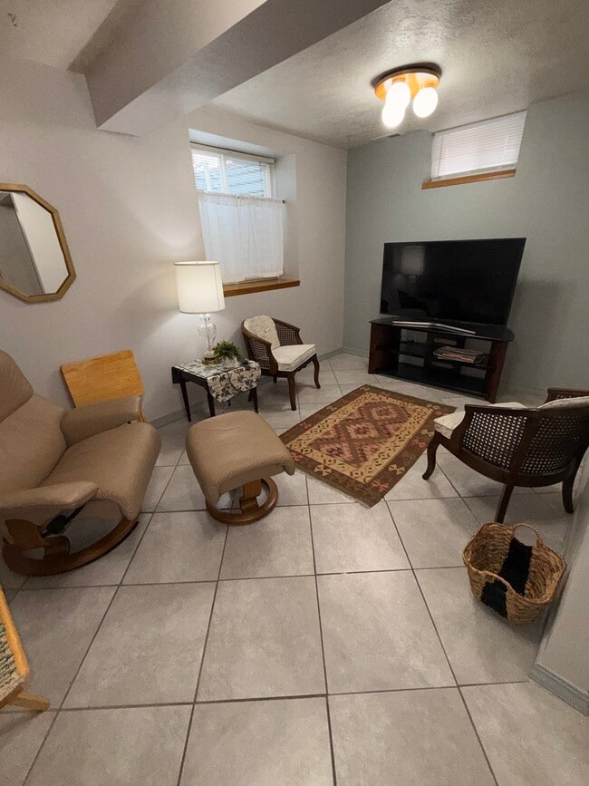 303 N 12th Ave in Pocatello, ID - Building Photo - Building Photo