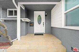 6660 Balcom Ave in Los Angeles, CA - Building Photo - Building Photo