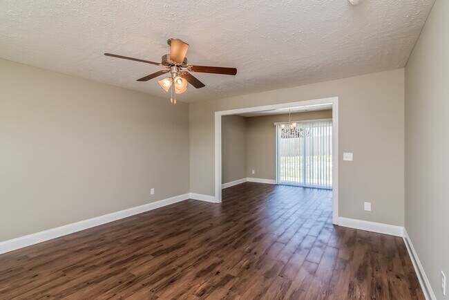 1032 Tammy Sue Ln in La Vergne, TN - Building Photo - Building Photo