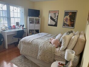 162 Lake Shore Rd in Boston, MA - Building Photo - Building Photo