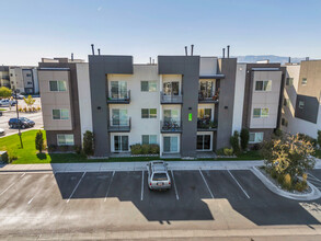 The Vine in Vineyard, UT - Foto de edificio - Building Photo