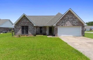 14116 Mays Rd in Gulfport, MS - Building Photo