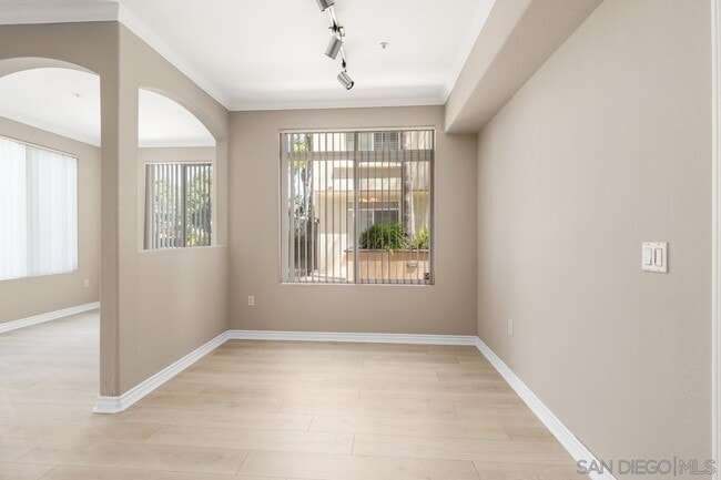9253 Regents Rd in San Diego, CA - Building Photo - Building Photo