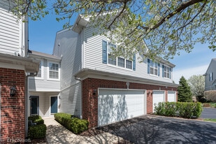 104 Concord Dr S in Oswego, IL - Building Photo