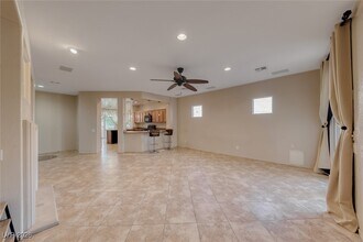 2620 Lochleven Way in Henderson, NV - Building Photo - Building Photo