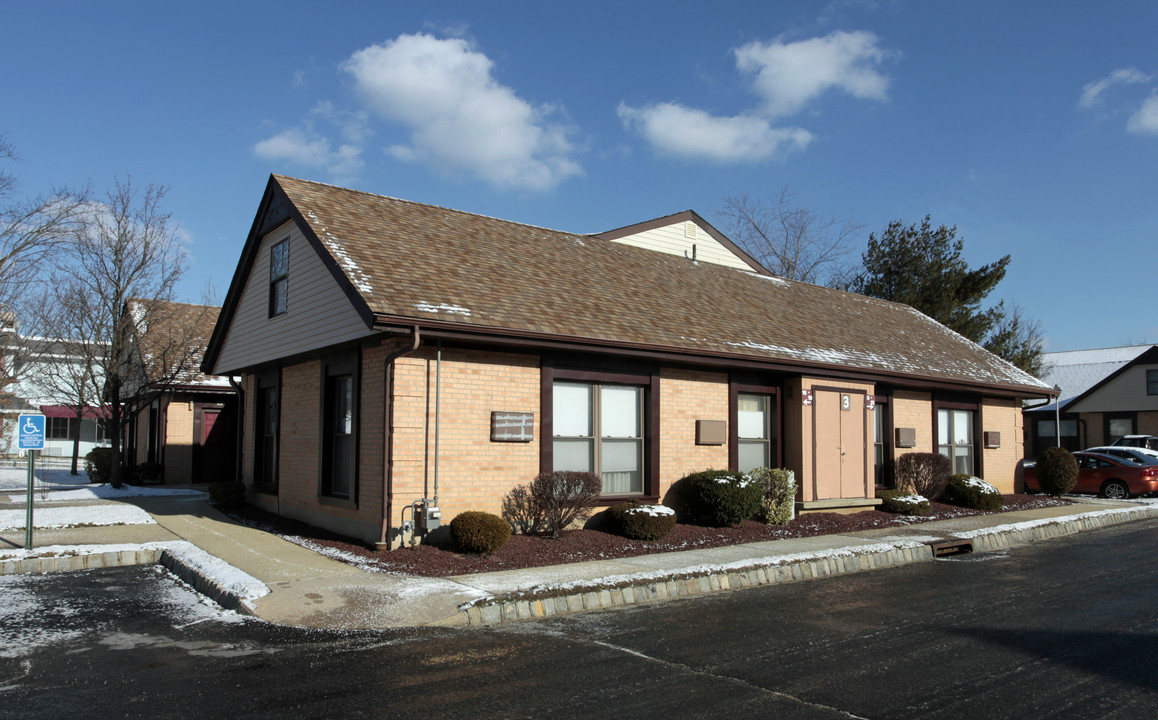 Minnisink Village Senior Apartments in Matawan, NJ - Building Photo