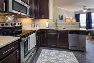Cortland University City in Charlotte, NC - Building Photo