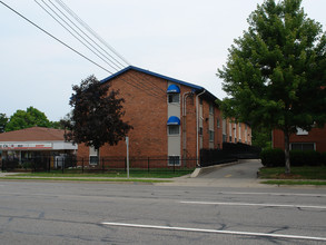 Ferris Manor in Lansing, MI - Building Photo - Building Photo