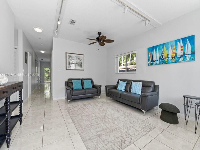 6 SE Marlin Ave in Key Largo, FL - Building Photo - Building Photo