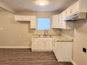 1106 2nd Ave N in Texas City, TX - Building Photo - Building Photo