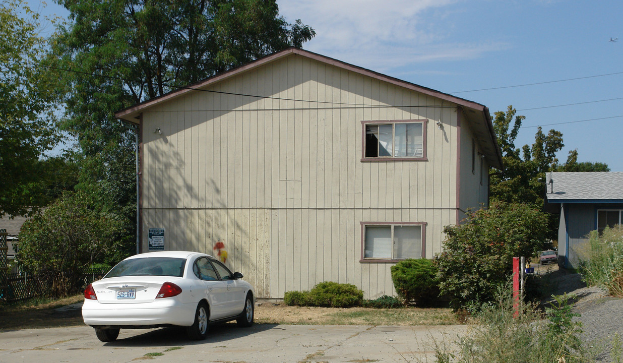 3012 N Hogan St in Spokane, WA - Building Photo