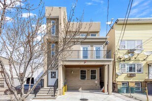 411 11th St in Union City, NJ - Building Photo