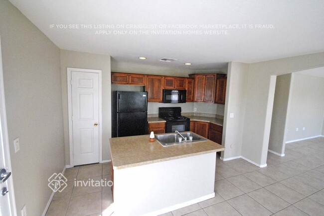 614 S 4th St in Avondale, AZ - Foto de edificio - Building Photo