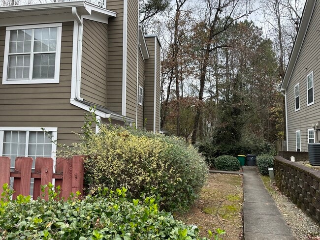 1057 Rock Creek Ln in Norcross, GA - Building Photo - Building Photo