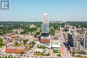 39 Mary St in Barrie, ON - Building Photo