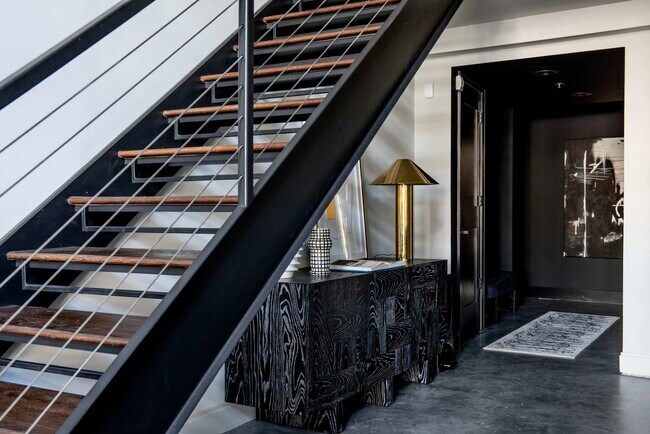 905 Juniper St NE-Unit -117.1342285 in Atlanta, GA - Foto de edificio - Building Photo