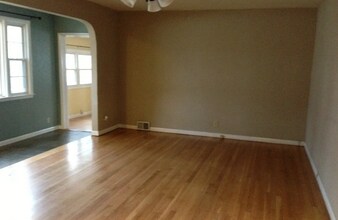 1104 S Mattis Ave in Champaign, IL - Building Photo - Building Photo
