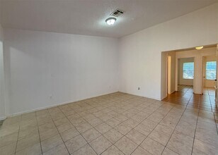 242 Windsor Way in Midwest City, OK - Building Photo - Building Photo