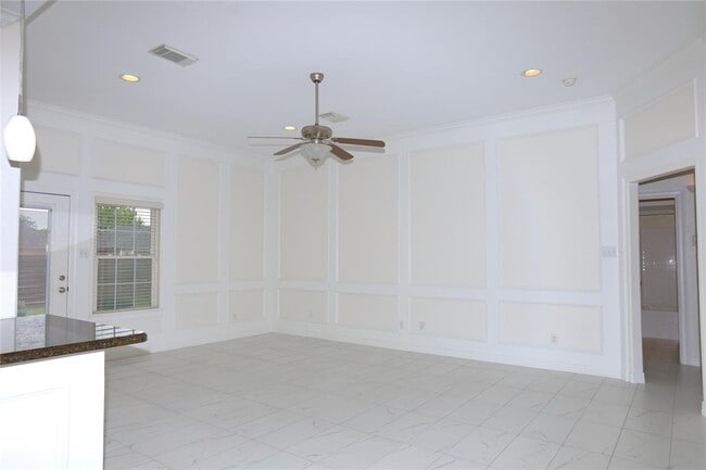 131 Silverbell Cir in Lake Jackson, TX - Building Photo - Building Photo