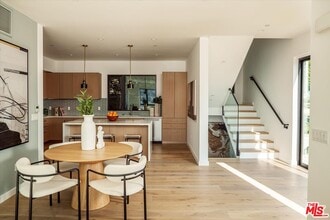 2824 Avenel St in Los Angeles, CA - Building Photo - Building Photo