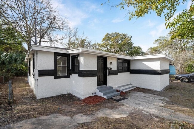 property at 1830 W 27th St