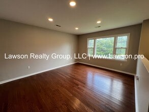 726 Pyrtle Dr in Salem, VA - Foto de edificio - Building Photo