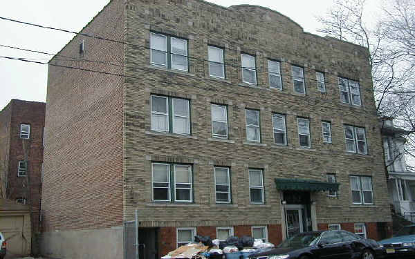 58-60 E 17th St in Paterson, NJ - Foto de edificio