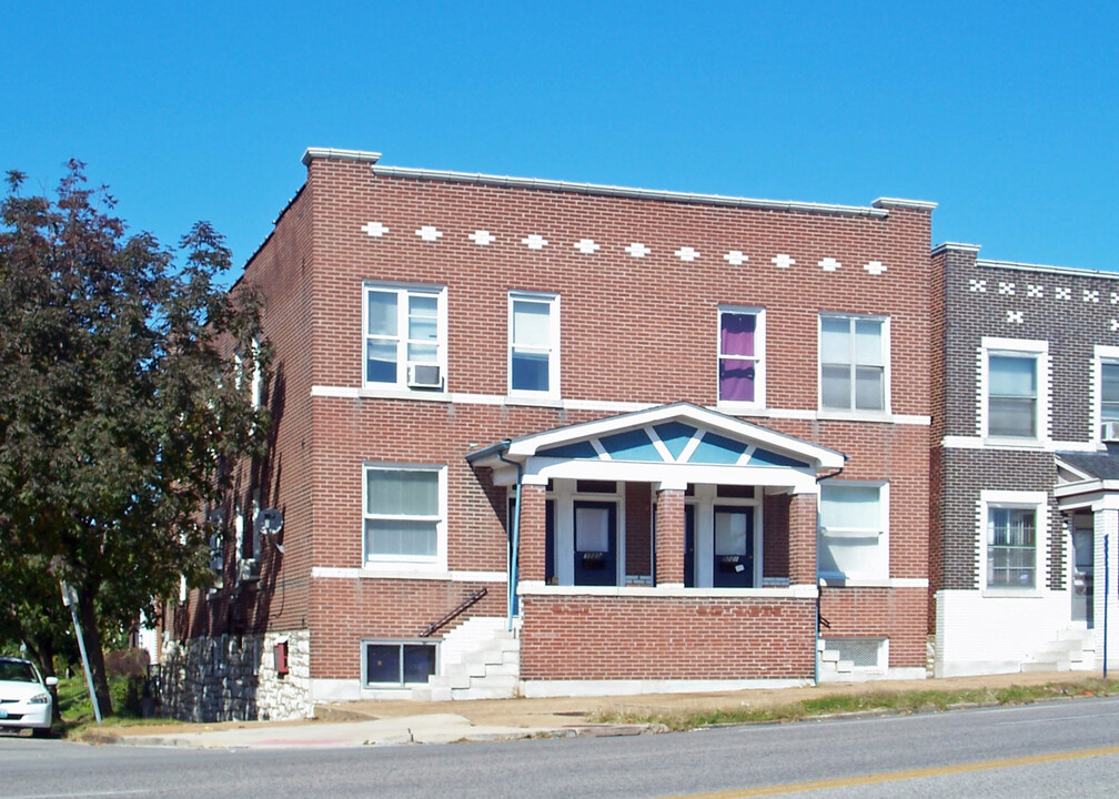 5721-5723 Gravois Ave in St. Louis, MO - Building Photo