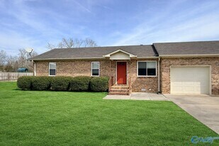 105 Oakwood Meadows Dr in Madison, AL - Building Photo
