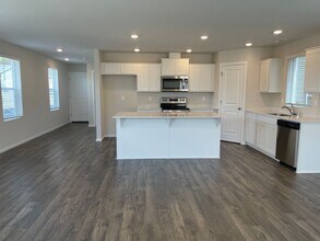 2905 N Pioneer Canyon Dr in Ridgefield, WA - Building Photo - Building Photo